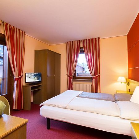 Hotel Krone Λιβίνιο Εξωτερικό φωτογραφία