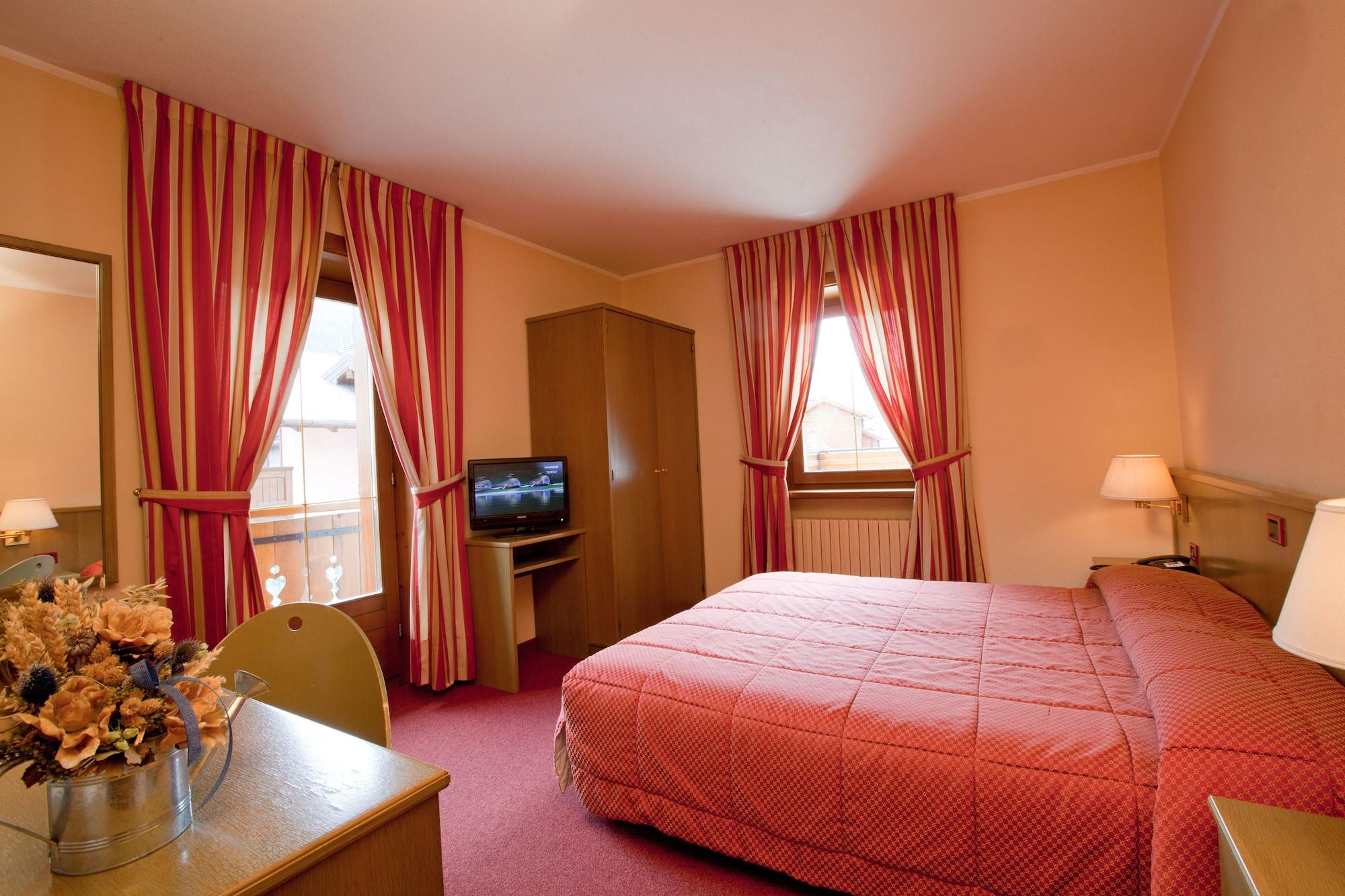 Hotel Krone Λιβίνιο Εξωτερικό φωτογραφία
