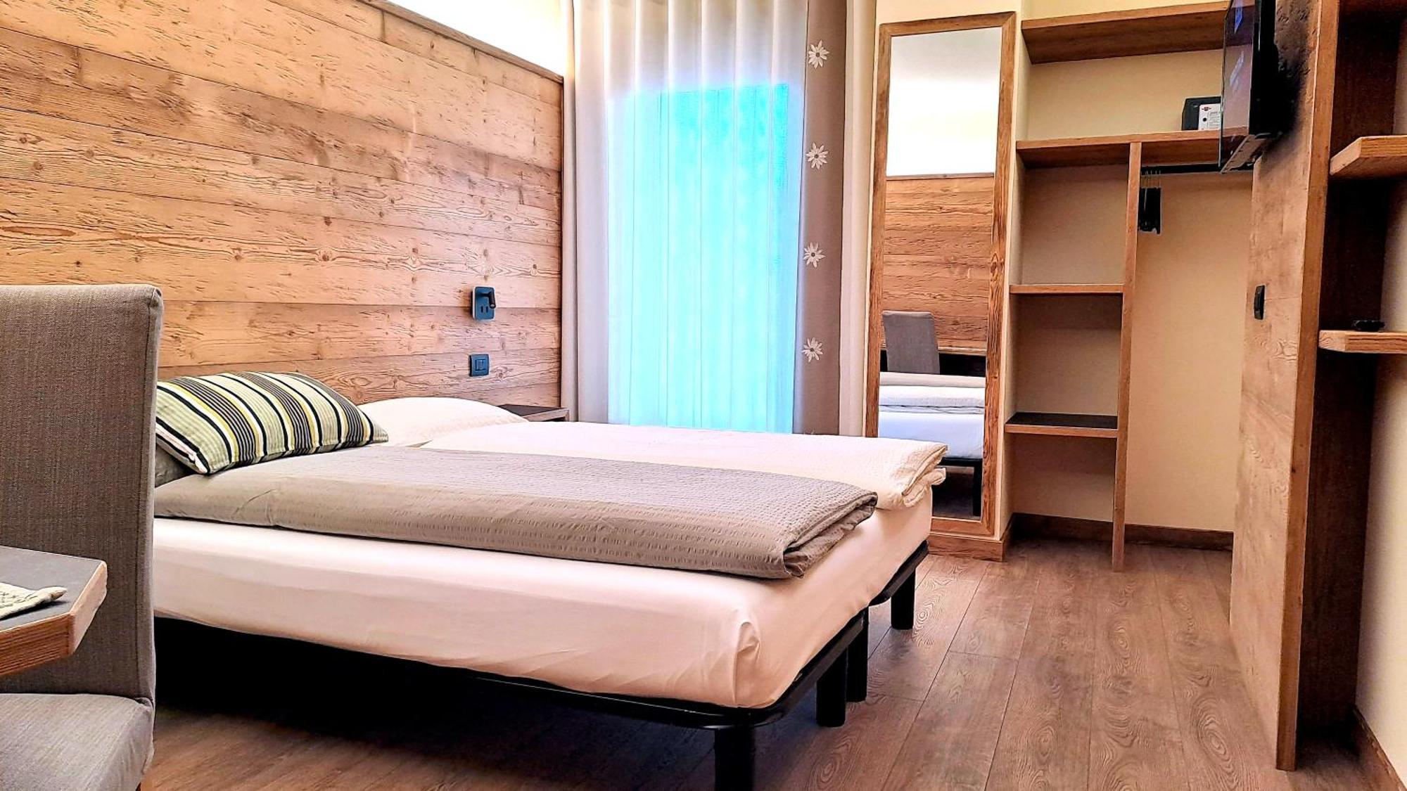 Hotel Krone Λιβίνιο Εξωτερικό φωτογραφία