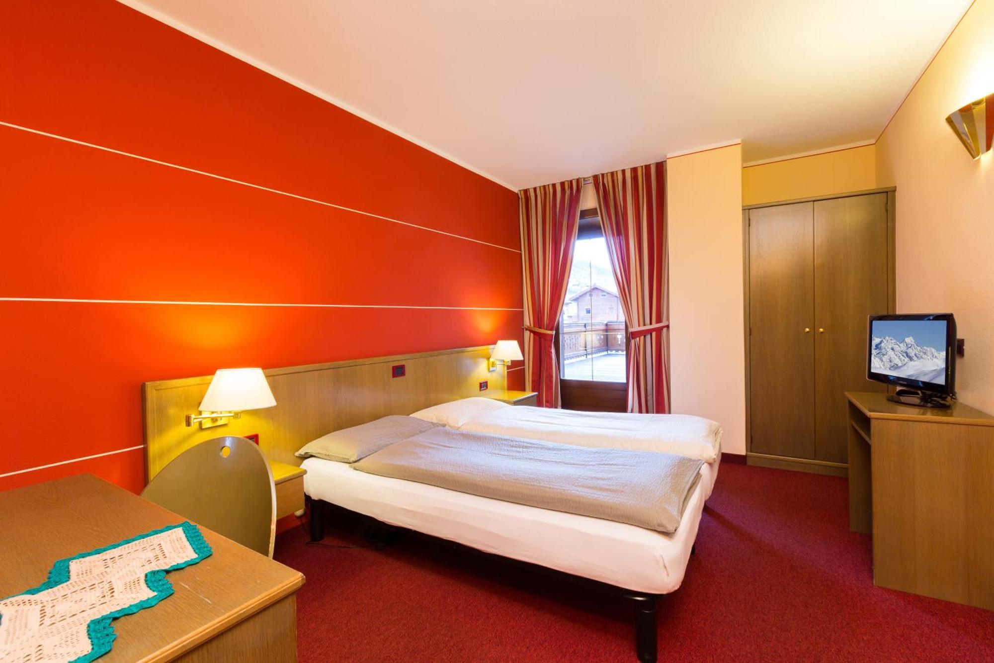 Hotel Krone Λιβίνιο Εξωτερικό φωτογραφία