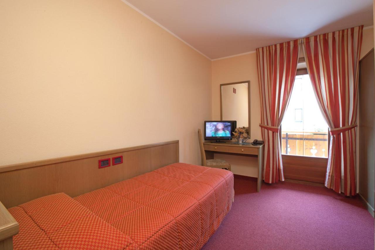 Hotel Krone Λιβίνιο Δωμάτιο φωτογραφία